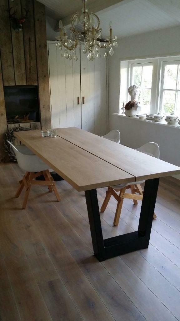 Eiken design tafel met staal, Ophalen, Eikenhout, 50 tot 100 cm, Vijf personen of meer