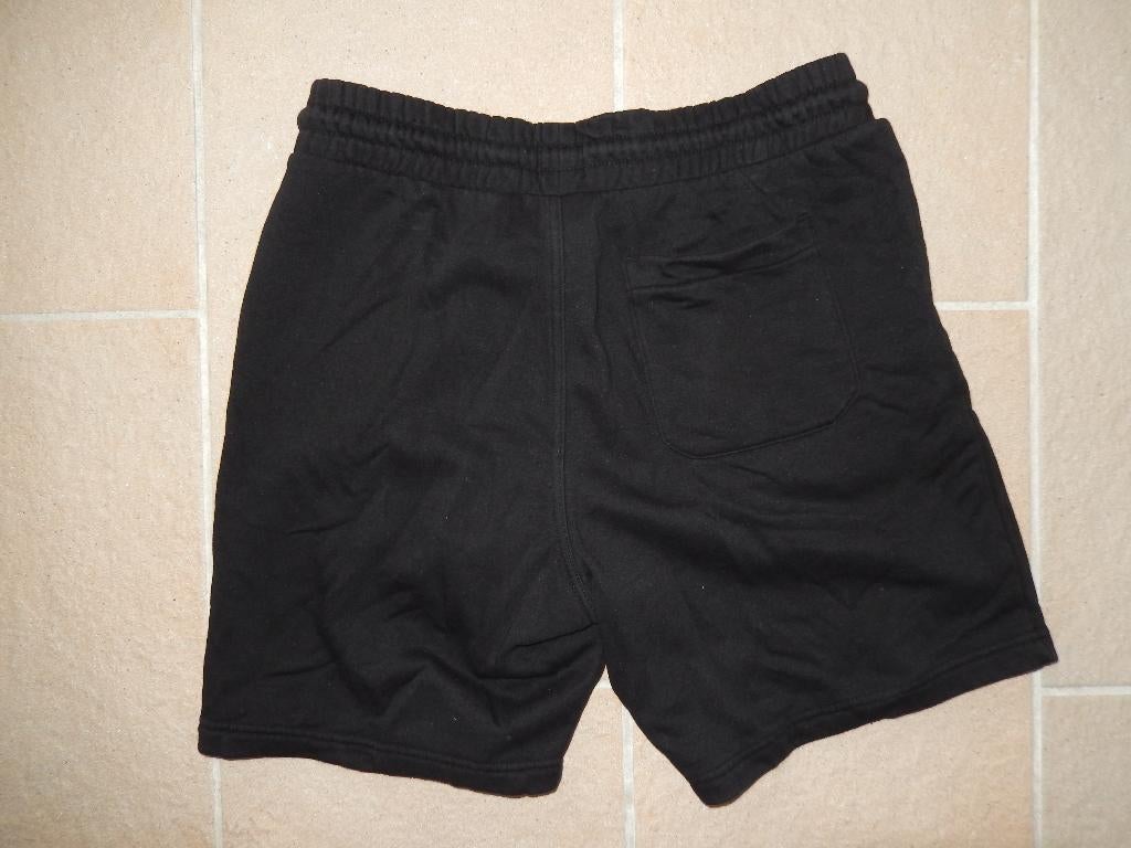 H&M zwart jogging short - regular fit - korte broek maat m, Kleding | Heren, Broeken en Pantalons, Maat 48/50 (M), Zwart, Ophalen of Verzenden