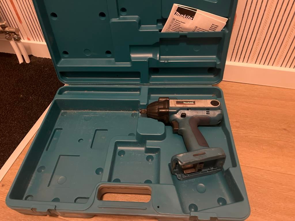 Makita Slagmoersleutel BTW200 - Zonder Accu, Ophalen, Zo goed als nieuw