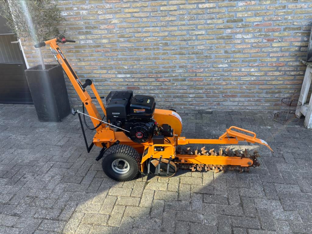 Sleuvenfrees te huur., Doe-het-zelf en Verbouw, Gereedschap | Freesmachines, Ophalen, Benzine, Lumag, Sleuvenfrees
