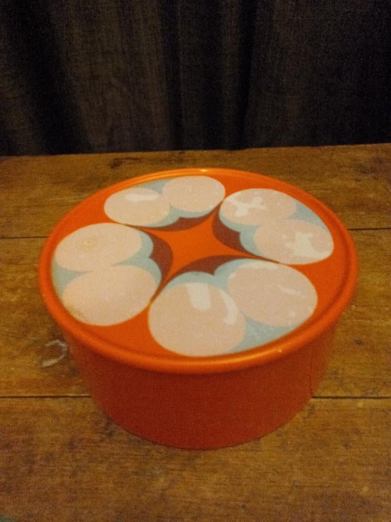 Vintage oranje krulspelden doos of koektrommel, Ophalen of Verzenden