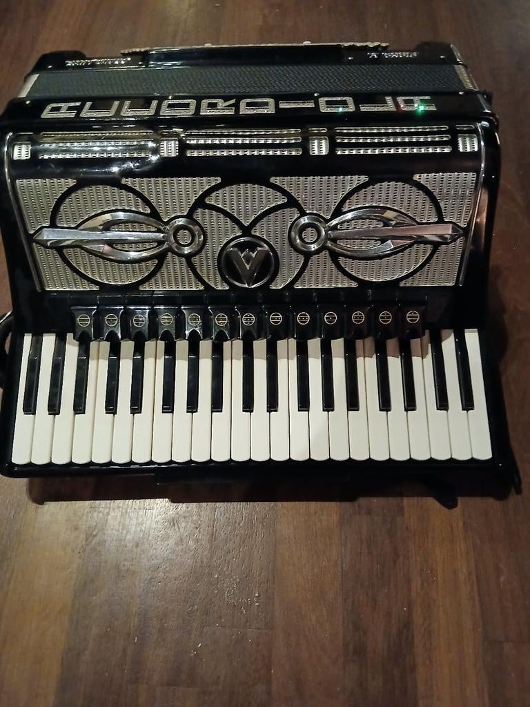 Accordiola Toetsaccordeon - Goed Onderhouden, Met riemen, 80-bas, Toetsaccordeon, Ophalen of Verzenden