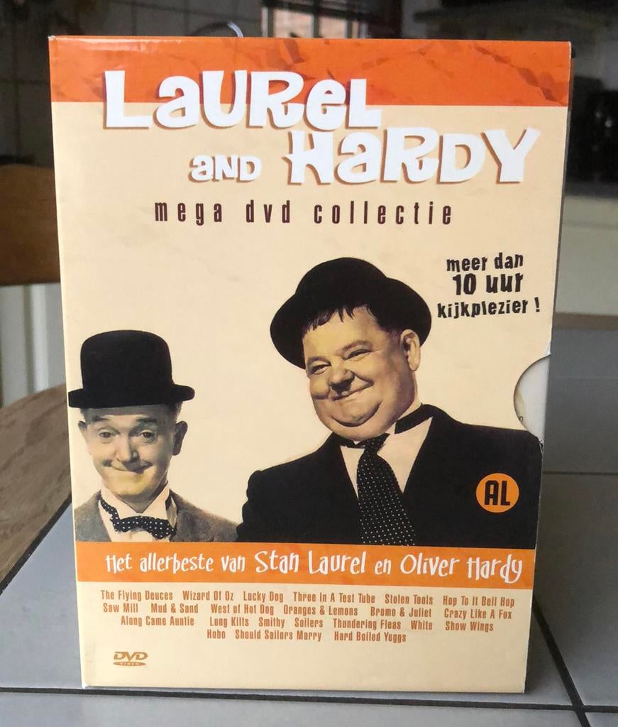 Laurel and Hardy mega dvd collectie box, Ophalen, Alle leeftijden, Zo goed als nieuw, Boxset