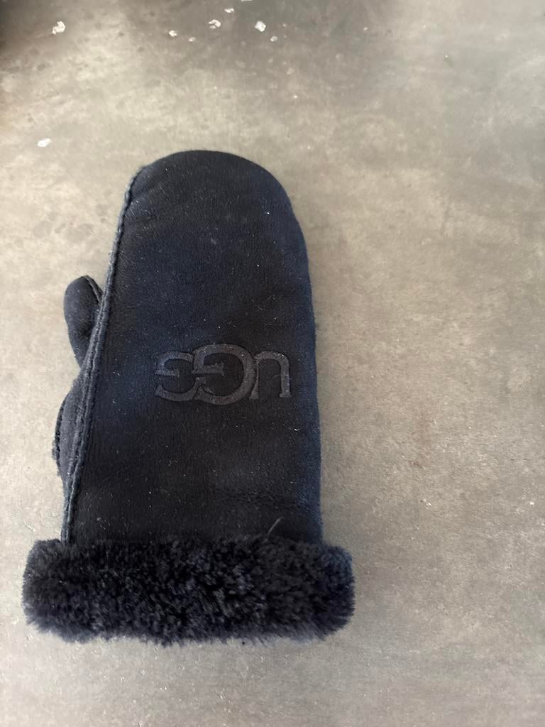 Ugg handschoen L/XL, Kleding | Dames, Mutsen, Sjaals en Handschoenen, Ophalen of Verzenden, Zo goed als nieuw, Maat 38/40 (M)
