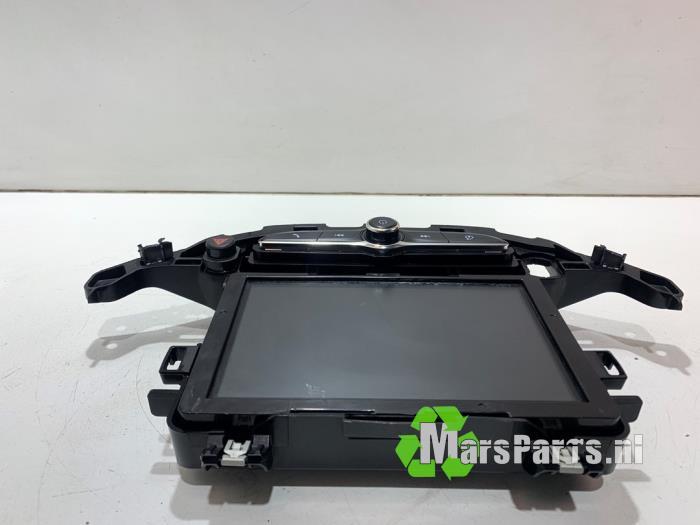 Display Multi Media regelunit van een Opel Astra