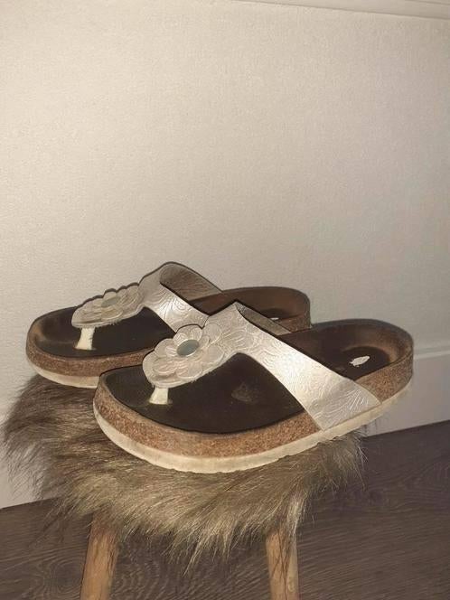 teenslippers 32 hush puppies, Kinderen en Baby's, Kinderkleding | Schoenen en Sokken, Gebruikt, Meisje, Hush Puppies, Overige typen