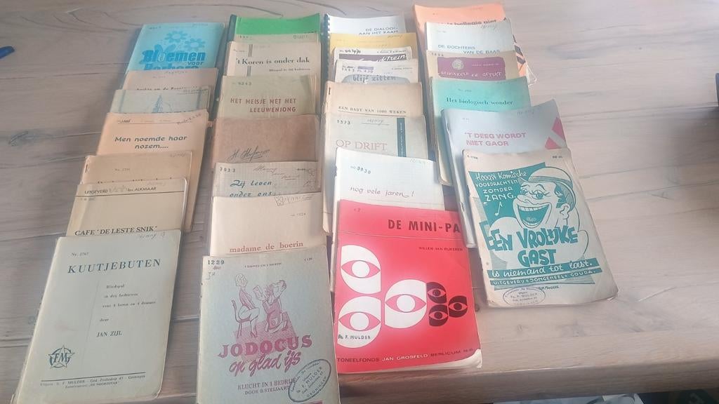 Verschillende toneel boekjes, Ophalen, Gebruikt
