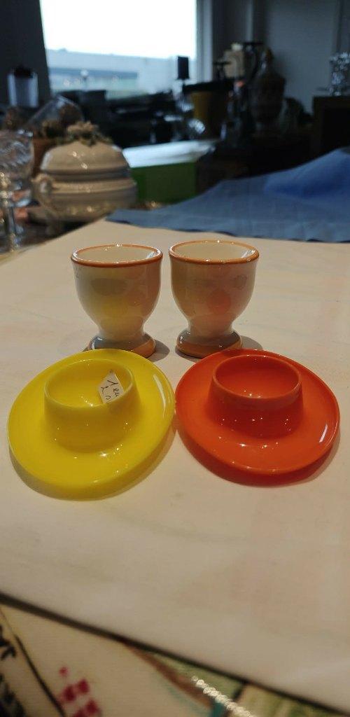 eierdopjes plastiek vintage en keramiek, Gebruikt, Keramiek, Overige typen, Ophalen of Verzenden