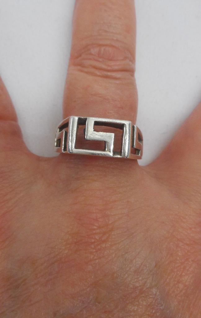 Zilveren vintage herenring met meander maat 20,5 nr.1539, 20 of groter, Verzenden, Heer, Zo goed als nieuw