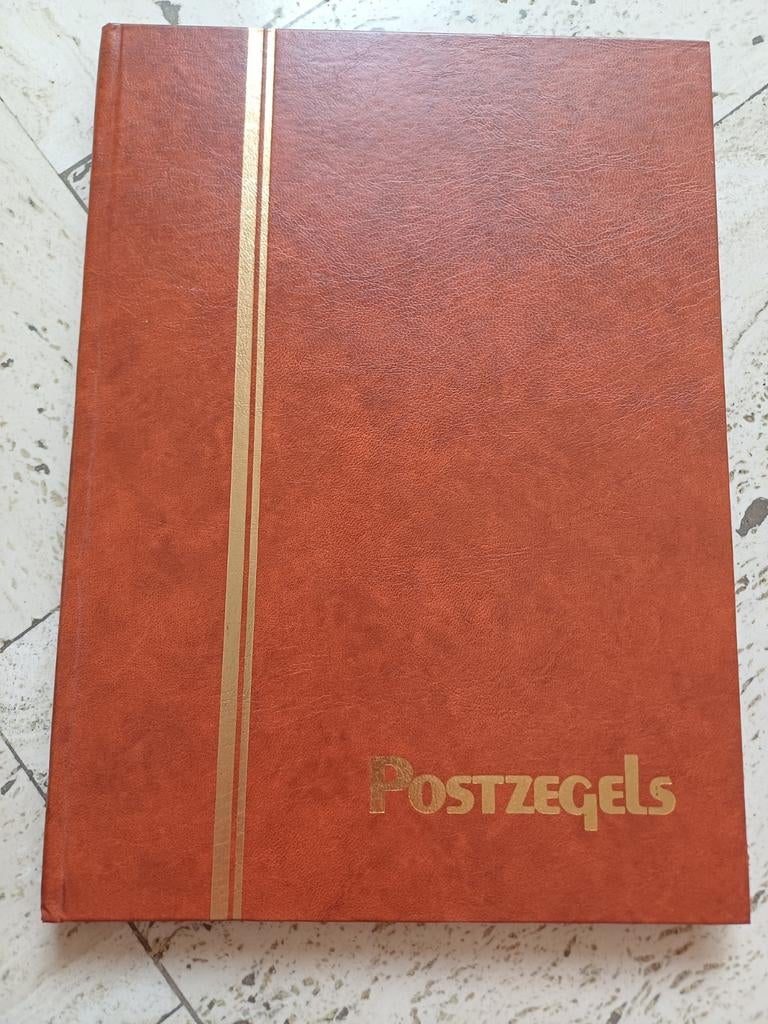 Postzegelalbum - sport postzegels, Postzegels en Munten, Postzegels | Volle albums en Verzamelingen, Ophalen of Verzenden, Nederland en Buitenland
