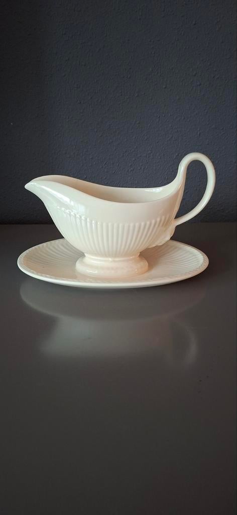 WEDGWOOD EDME,  Sauskom met vaste of losse onderschotel., Overige typen, Ophalen of Verzenden, Zo goed als nieuw, Wedgwood