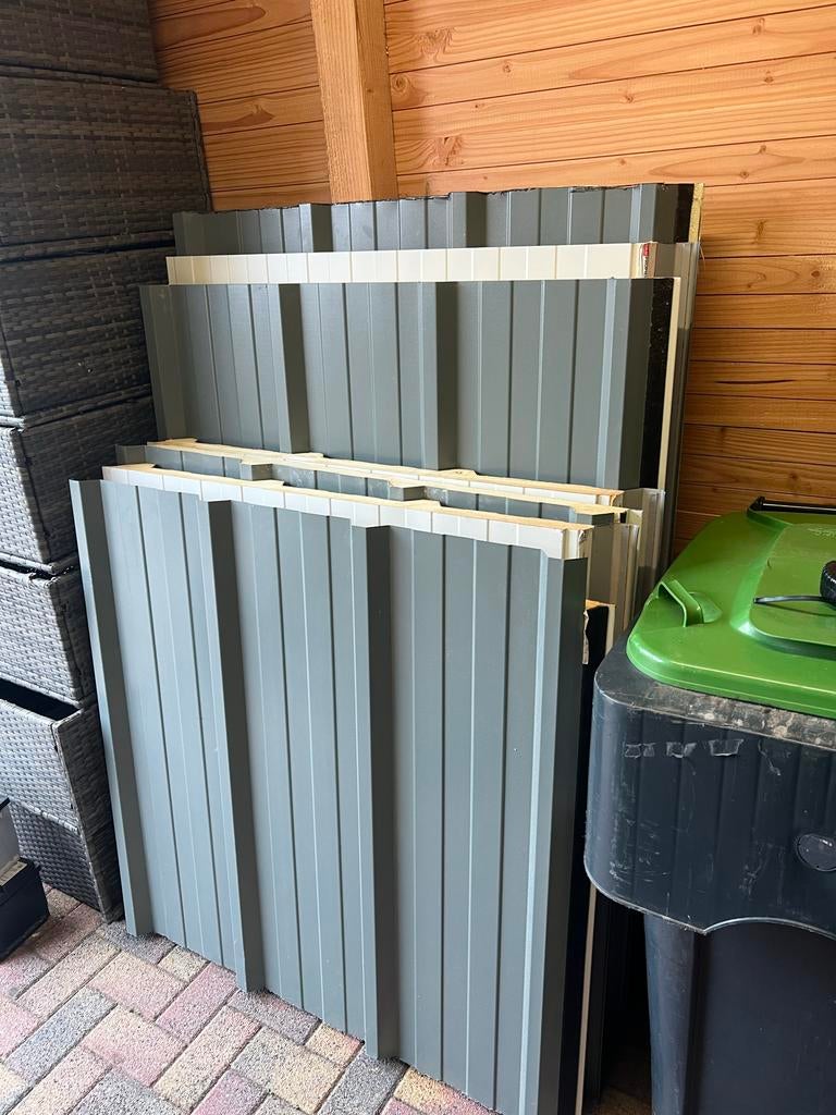 Sandwichpanelen / Dakpanelen - Grijs 12.- per paneel, Gebruikt, 15 m² of meer, Metaal, Grijs