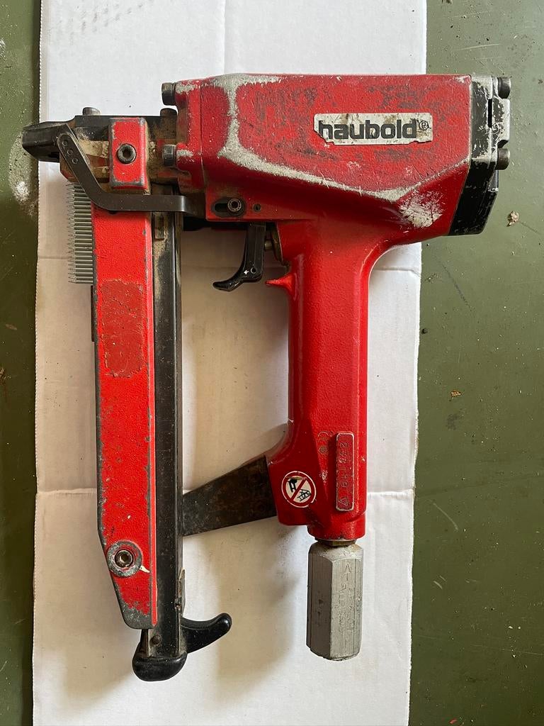 Hauboldt spijkerpistool op lucht, Ophalen of Verzenden, Gebruikt