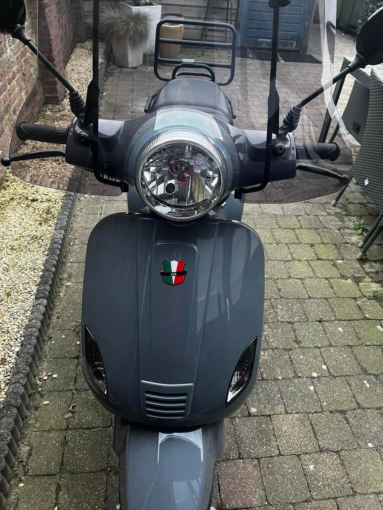 Gts toscana, Fietsen en Brommers, Scooters | Overige merken, Ophalen, Zo goed als nieuw, Benzine, Maximaal 25 km/u
