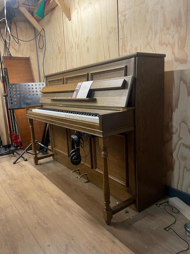 Feurich met silent systeem, Muziek en Instrumenten, Ophalen, Bruin, Roel, Zo goed als nieuw