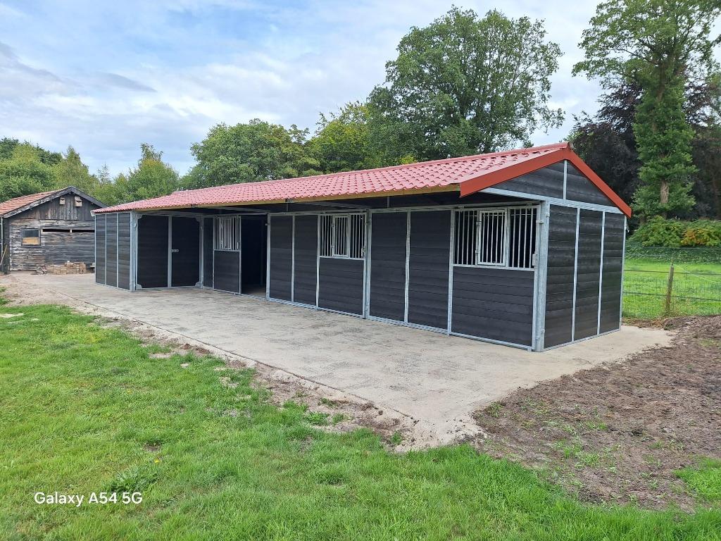 paardenstallen authentiek demontabel en eventueel verplaatsb, Stalling, 4 paarden of pony's of meer