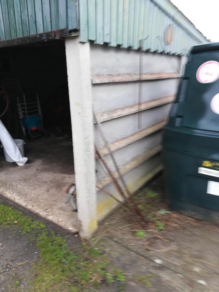 betonplaten / schutting  kunststof dieseltank, Tuin en Terras, Schuttingen, Gebruikt, Overige materialen, 2 meter of meer, Minder dan 3 meter
