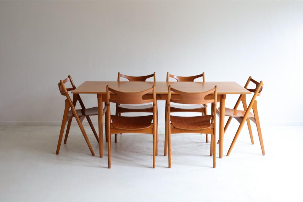 Hans Wegner Sawbuck Eetkamerset Carl Hansen, Ophalen, Gebruikt, 4 tot 6 stoelen