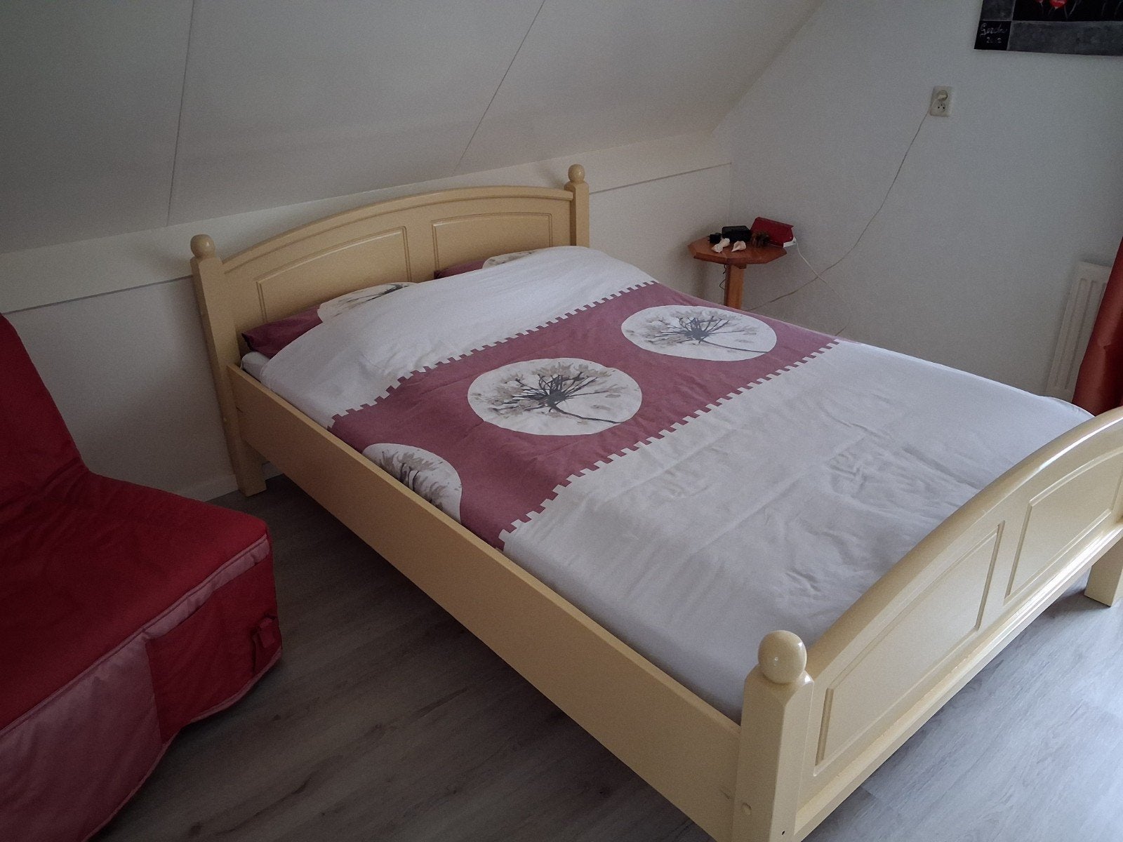 Massief houten bed 140x200 cm met lattenbodem en matras, Ophalen, Gebruikt, Overige kleuren, Tweepersoons