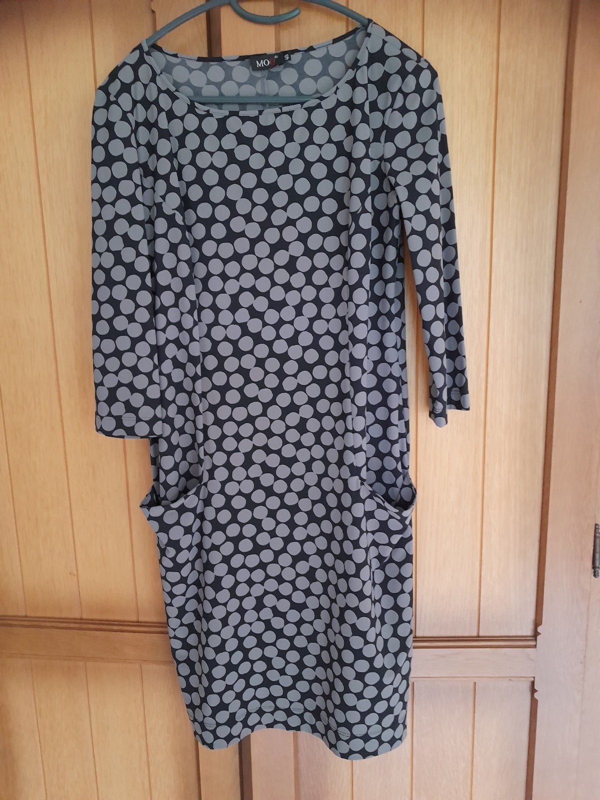 Jurk van Moq maat 40 travelstof (als Anneloes), Moq, Verzenden, Zo goed als nieuw, Maat 38/40 (M)