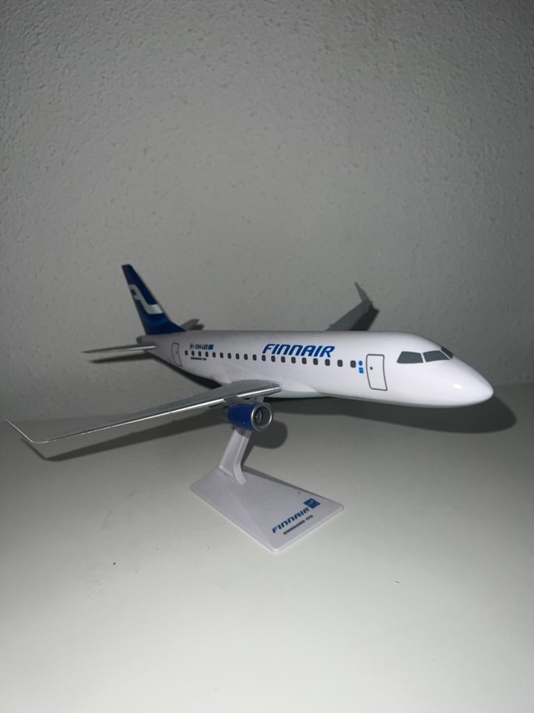 Finnair Embraer E170 Model 1:100!, Ophalen of Verzenden, Zo goed als nieuw, Schaalmodel