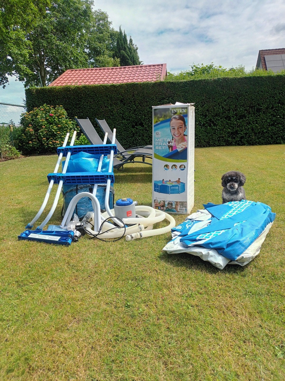 Intex Metal Frame Zwembad Set met Afdekhoes en Noppenfolie, Ophalen, Minder dan 80 cm, Rond, 300 cm of meer