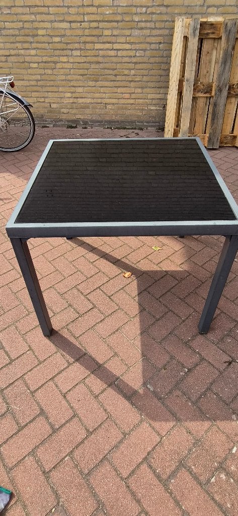 Buiten tafel 90x90 met zwarte glasplaat, Tuin en Terras, Ophalen, Gebruikt, Vierkant, Rvs