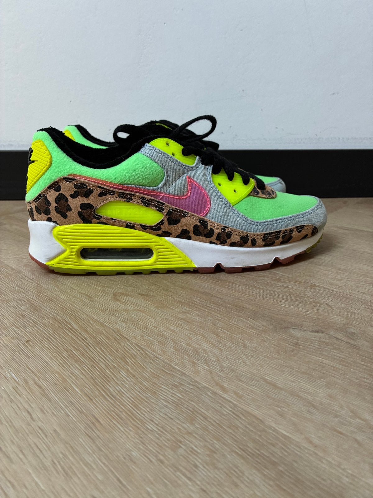 Nike Air Max 90 LX Illusion Green Maat 40, Kleding | Dames, Overige kleuren, Ophalen of Verzenden, Sneakers of Gympen, Zo goed als nieuw