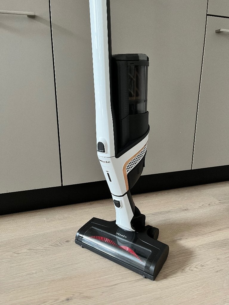 Miele Triflex HX2 Lotuswit (steel) stofzuiger, Ophalen of Verzenden, Zo goed als nieuw, Steelstofzuiger, Miele