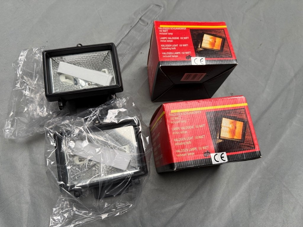 2x Bouwlamp halogeen 150Watt (nieuw), Ophalen of Verzenden, Zo goed als nieuw, 500 watt of meer, Lamp met armatuur