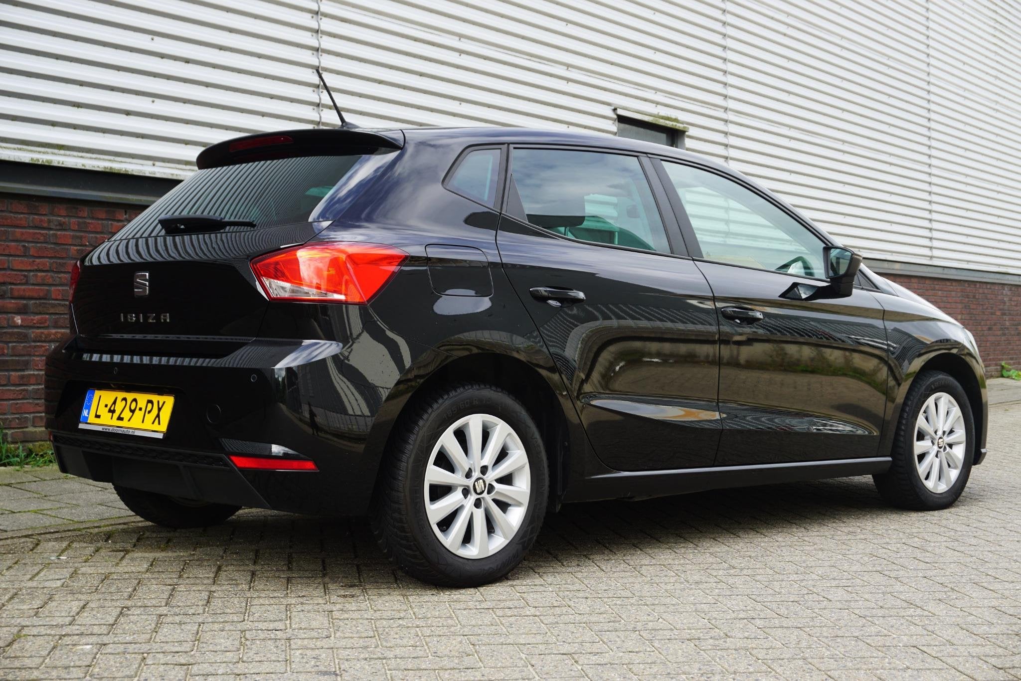 SEAT Ibiza 1.0 TSI Style Business Intense/CARPLAY/CAMERA!, Auto's, Voorwielaandrijving, Stof, Euro 6, 95 pk