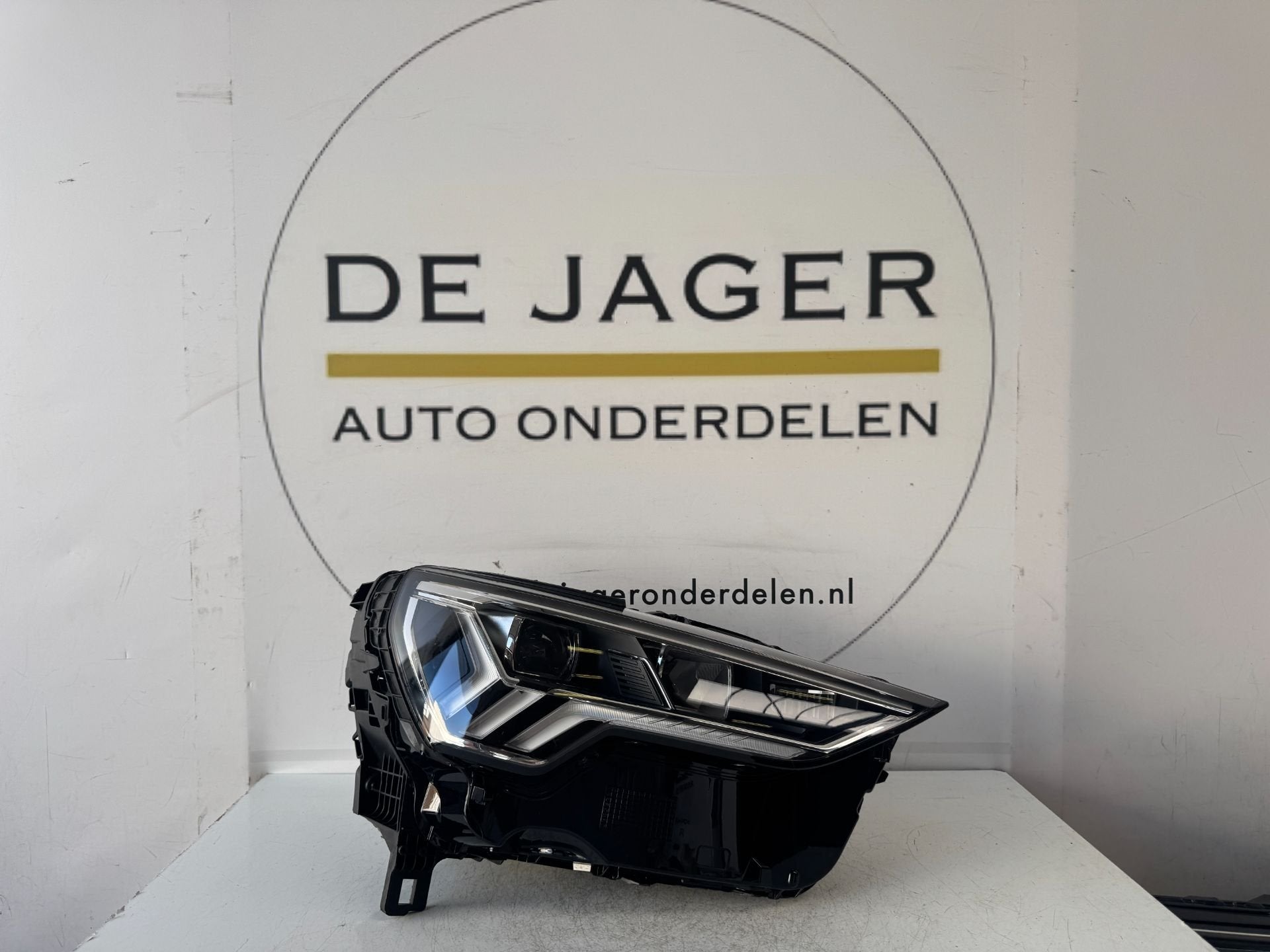 AUDI Q3 SQ3 F3 83A VOL LED KOPLAMP LINKS 83A941034, Gebruikt, AUDI AG, Auto-Union-Strasse 1
85045  Ingolstadt, DE, Kundenbetreuung@audi.de