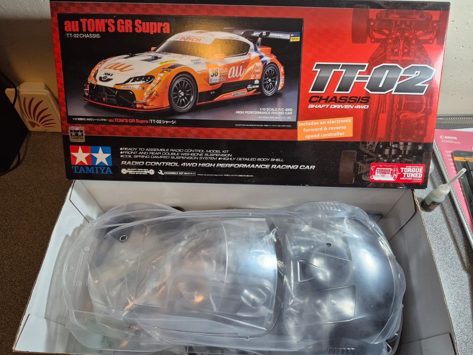 Tamiya TT-02 RC Auto Bouwpakket met Carson Afstandsbediening, Nieuw, Schaal 1:10, Auto onroad, Ophalen