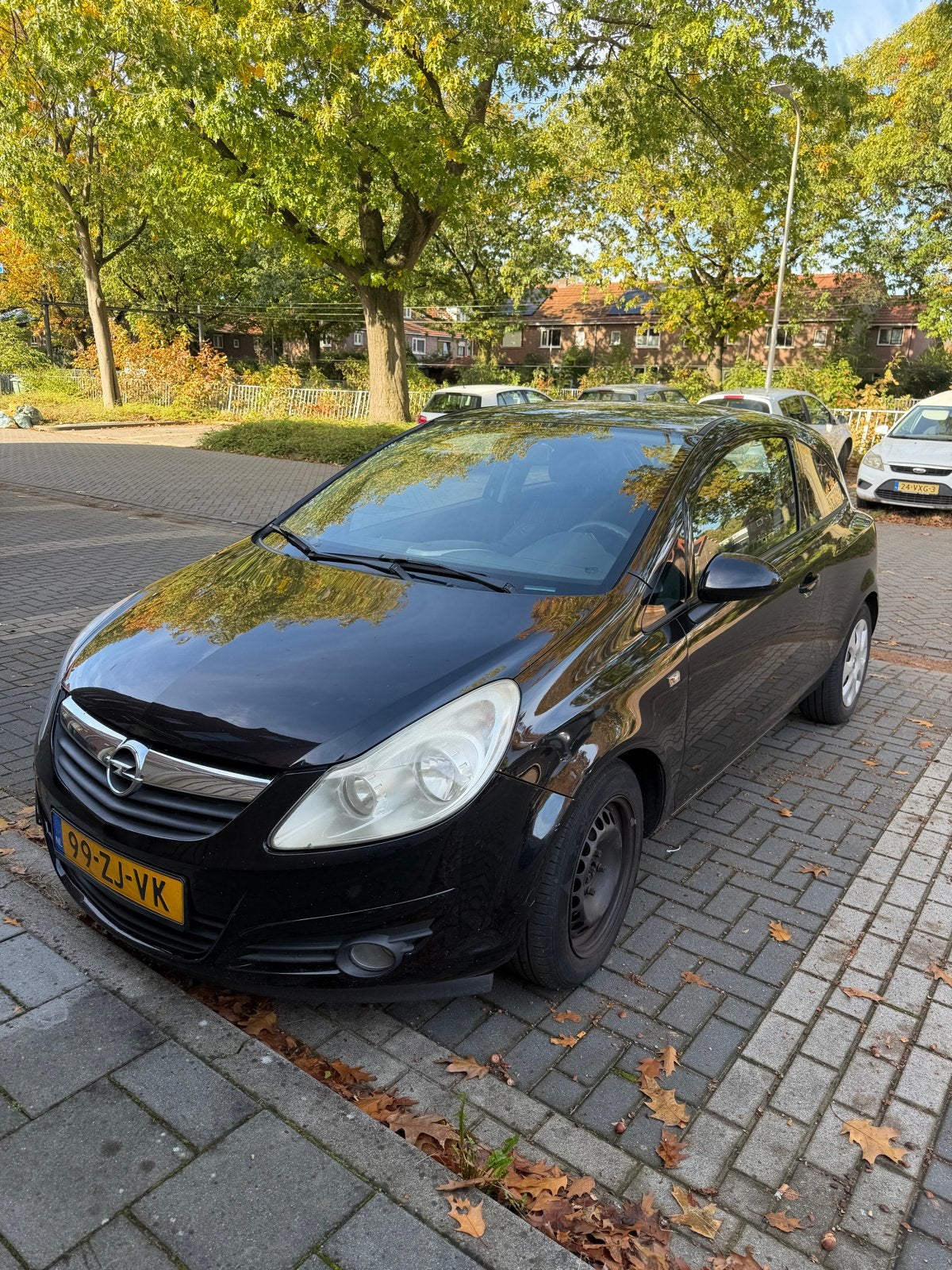 Opel Corsa 1.2 16V 3D WR 2008 Zwart, Auto's, Voorwielaandrijving, 450 kg, 40 €/maand, 1229 cc