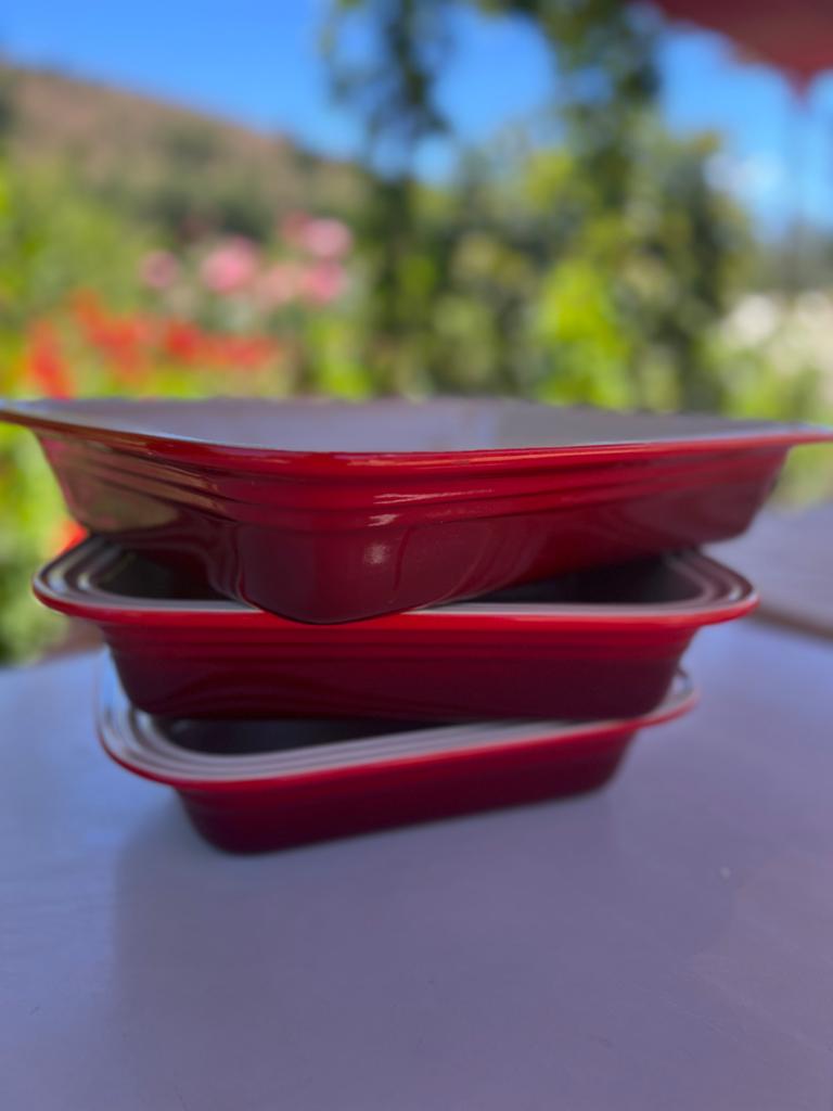 Le creuset kersenrode ovenschalen (3stuks), Ophalen, Nieuw, Schaal of Schalen, Overige stijlen