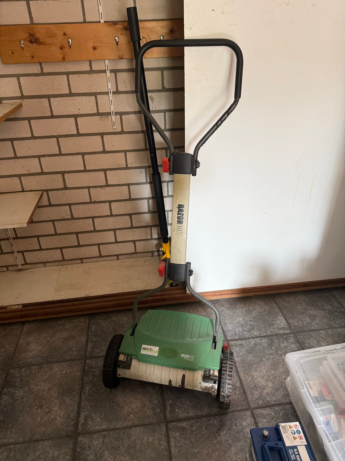 Handgrasmaaier Razor Cut Premium, Ophalen, Handgrasmaaier, Zo goed als nieuw, 30 t/m 39 cm