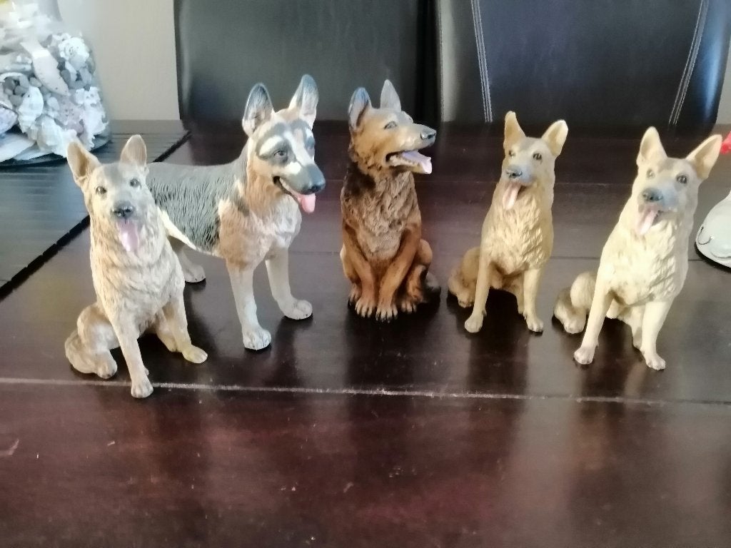 5 miniatuur porceleinen beeldjes van herdershond, 16cm hoog, Ophalen of Verzenden, Zo goed als nieuw, Dier