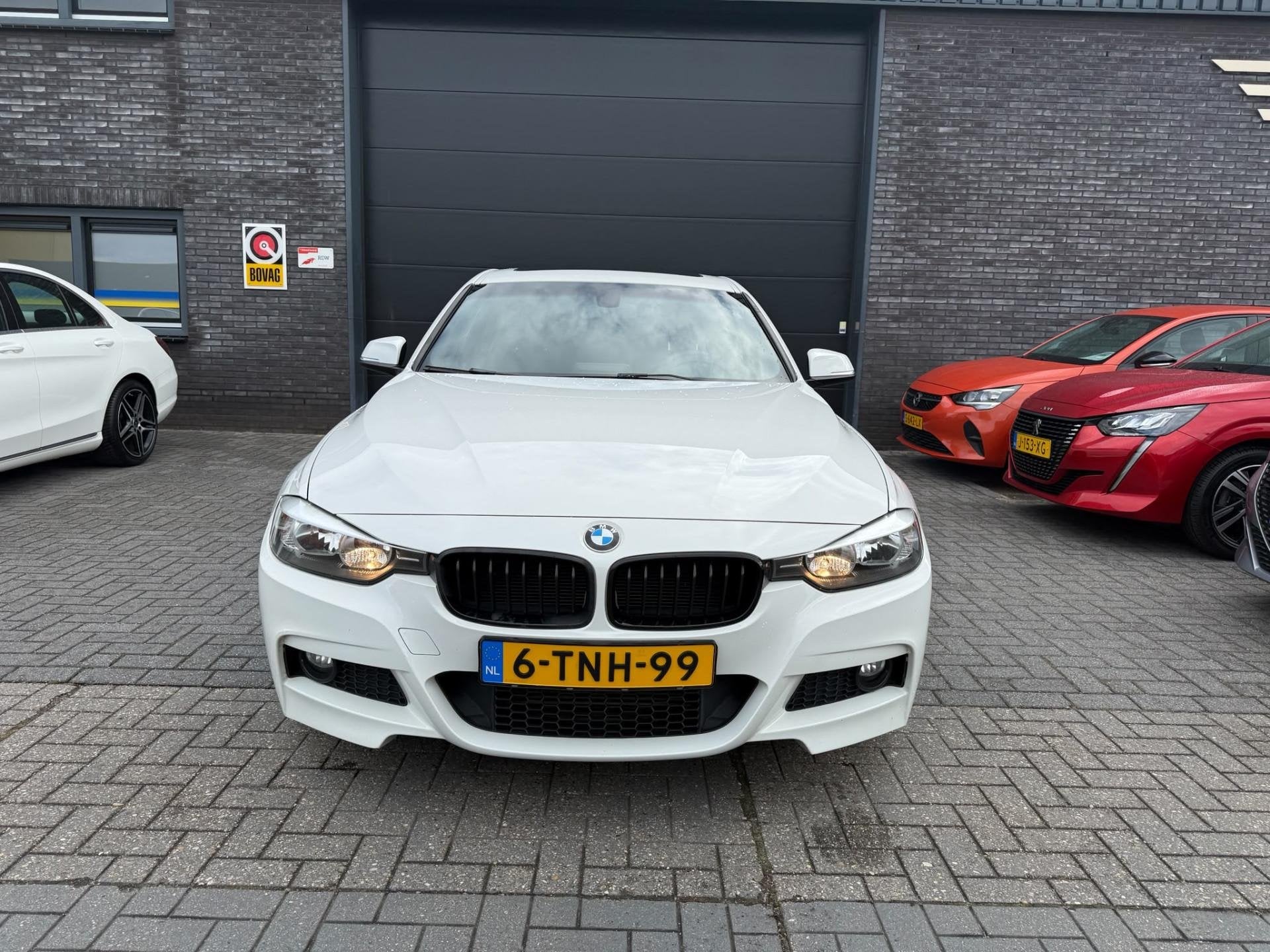 BMW 3-serie 316i M Sport Edition | NIEUWE APK | 3/6 of 12 MN, Gebruikt, Euro 6, 4 cilinders, Automatische klimaatregeling