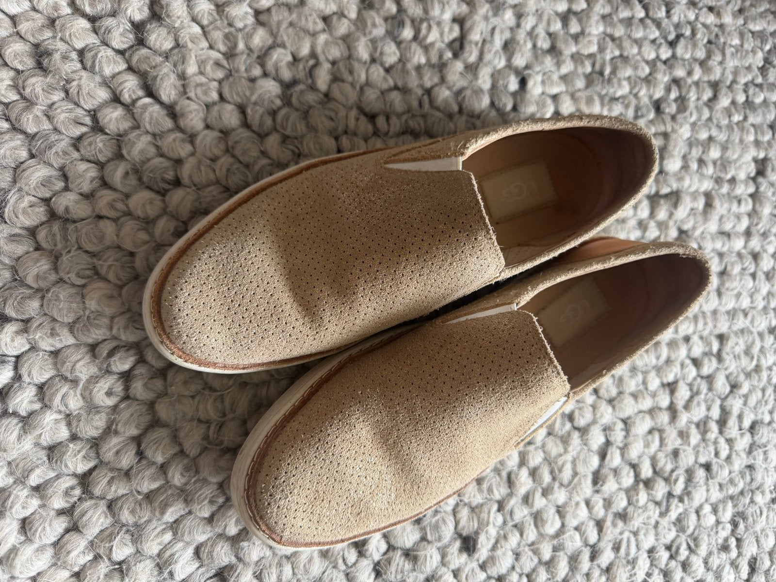 Uggs instappers maat 39 - Beige suède, Ophalen of Verzenden, Gedragen, Beige, Instappers
