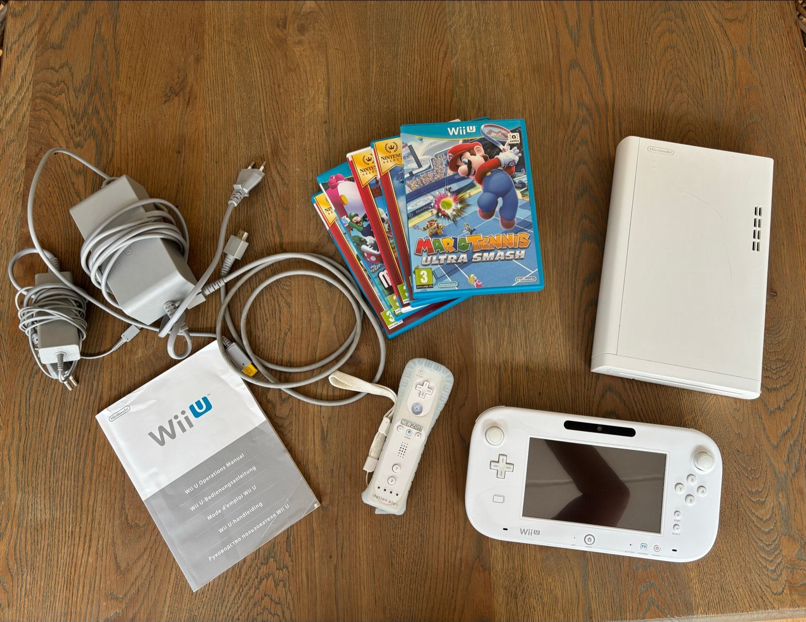 Wii U Console met GamePad, controller en 5 games, Ophalen of Verzenden, Zo goed als nieuw, Met 1 controller, Met games