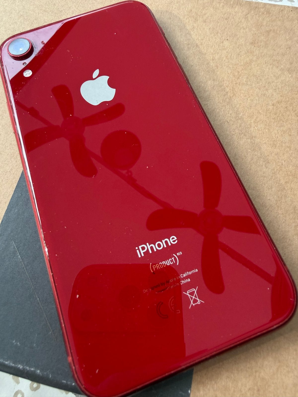 iPhone XR Rood - Zo goed als nieuw met Quadlock en screenpro, Telecommunicatie, Mobiele telefoons | Apple iPhone, IPhone XR, Ophalen of Verzenden
