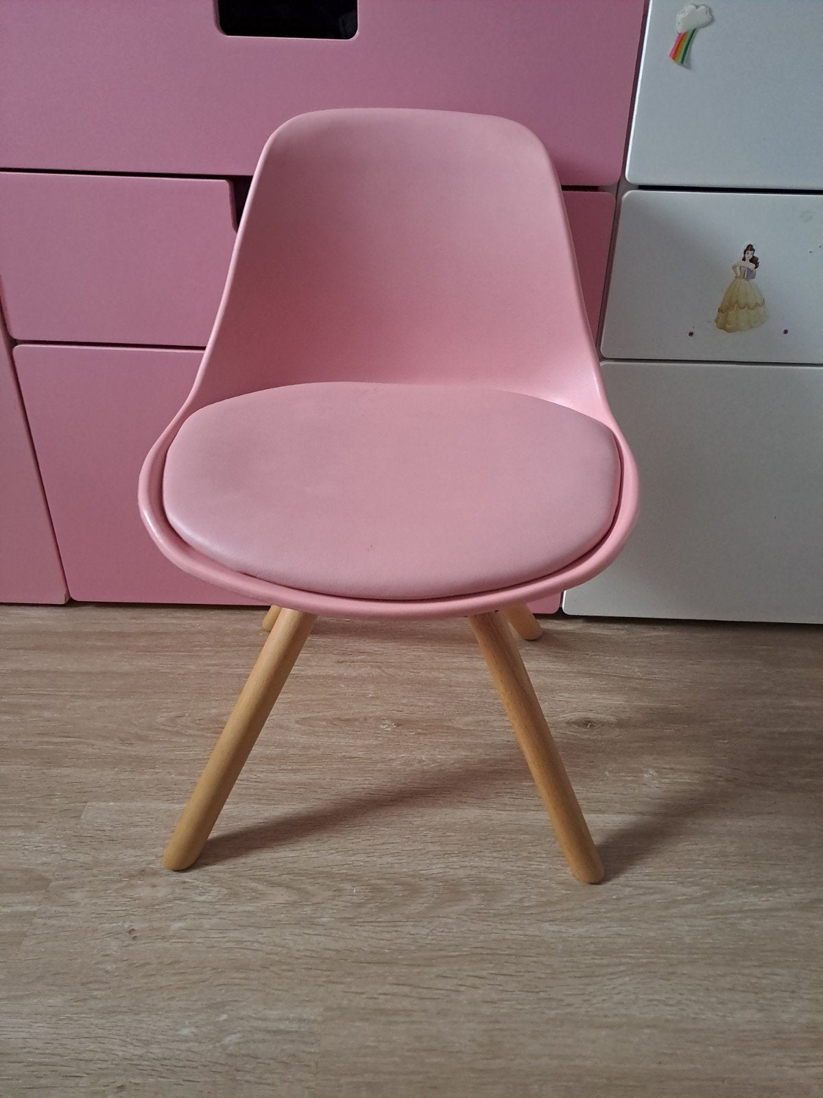 Nakoni Kinderstoel Roze - Comfortabel en Stijlvol, Huis en Inrichting, Stoelen, Ophalen, Zo goed als nieuw, Hout, Eén