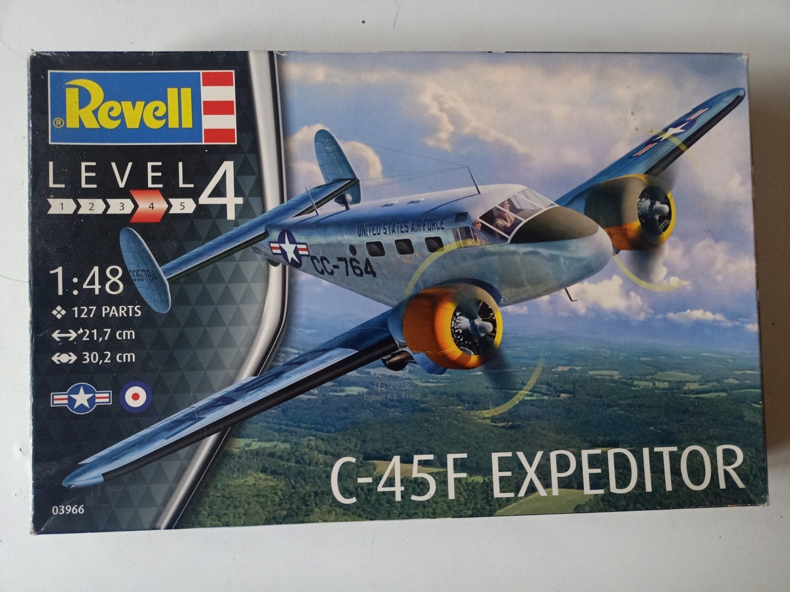 Revell 1/48 C-45F Expeditor, Hobby en Vrije tijd, Modelbouw | Vliegtuigen en Helikopters, Ophalen of Verzenden