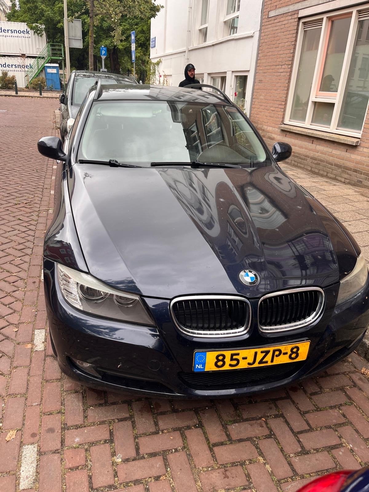 BMW 3-Serie 2.0 318 I Touring 105KW 2009 Blauw, Achterwielaandrijving, Blauw, Origineel Nederlands, Handgeschakeld