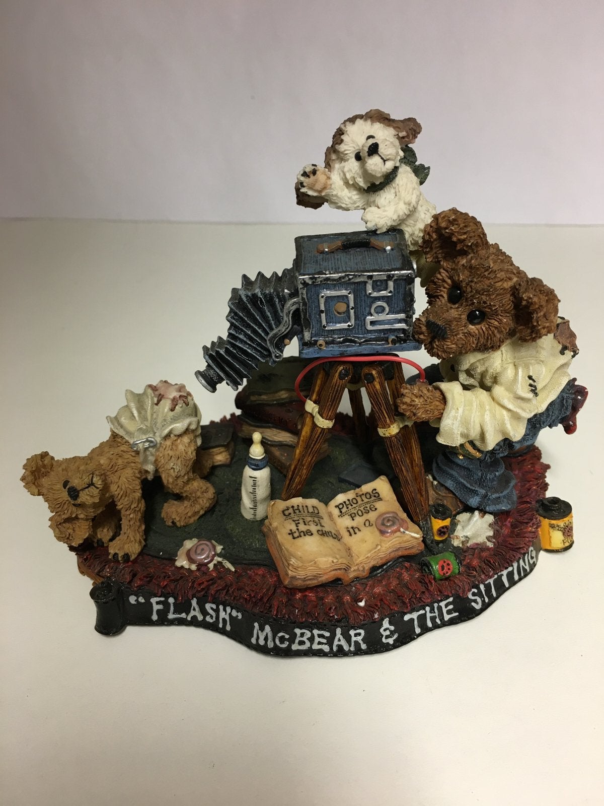 Boyds Bears & Friends Flash McBear and the Sitting  hond, Ophalen of Verzenden, Zo goed als nieuw, Beeldje, Overige merken