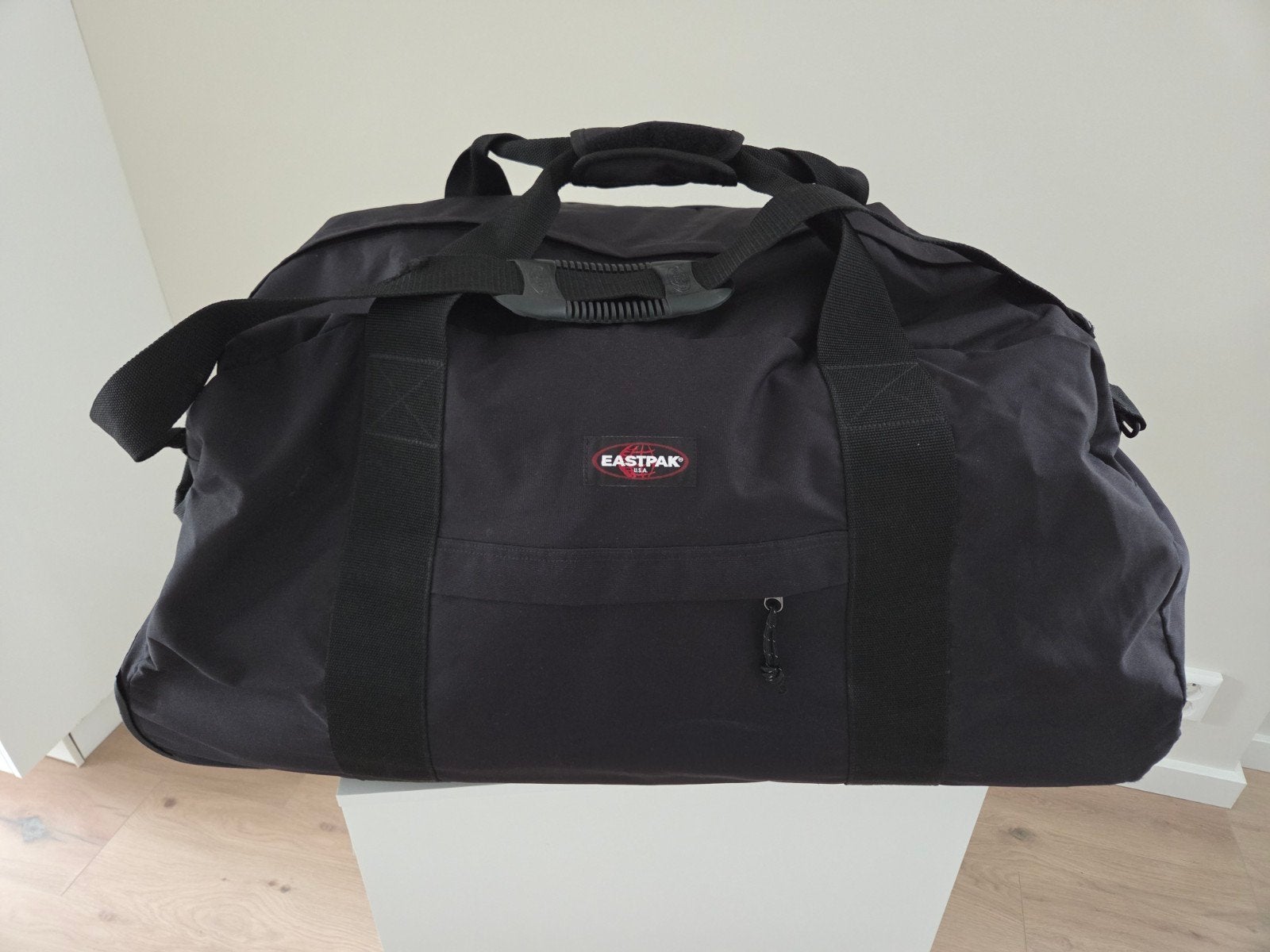 Eastpak reistas met wieltjes en draagriem, Ophalen, 40 tot 60 cm, Wieltjes, Gebruikt