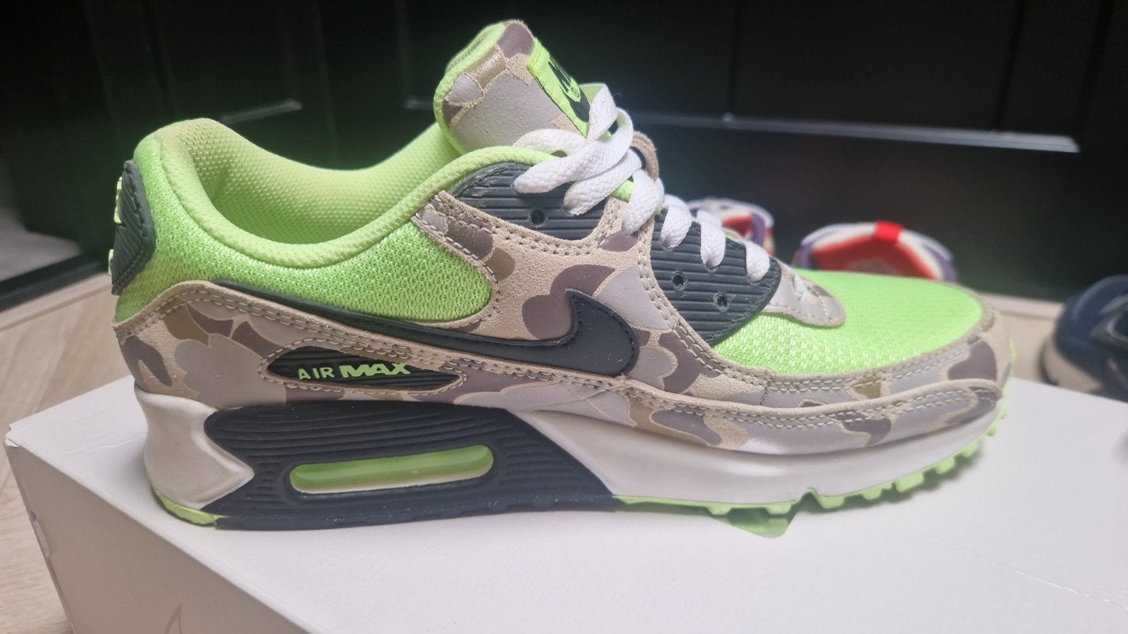 Nike Air Max 90 Volt Duck Camo/Ghost Green - Maat 41, Kleding | Heren, Overige kleuren, Nike, Ophalen of Verzenden, Sneakers of Gympen