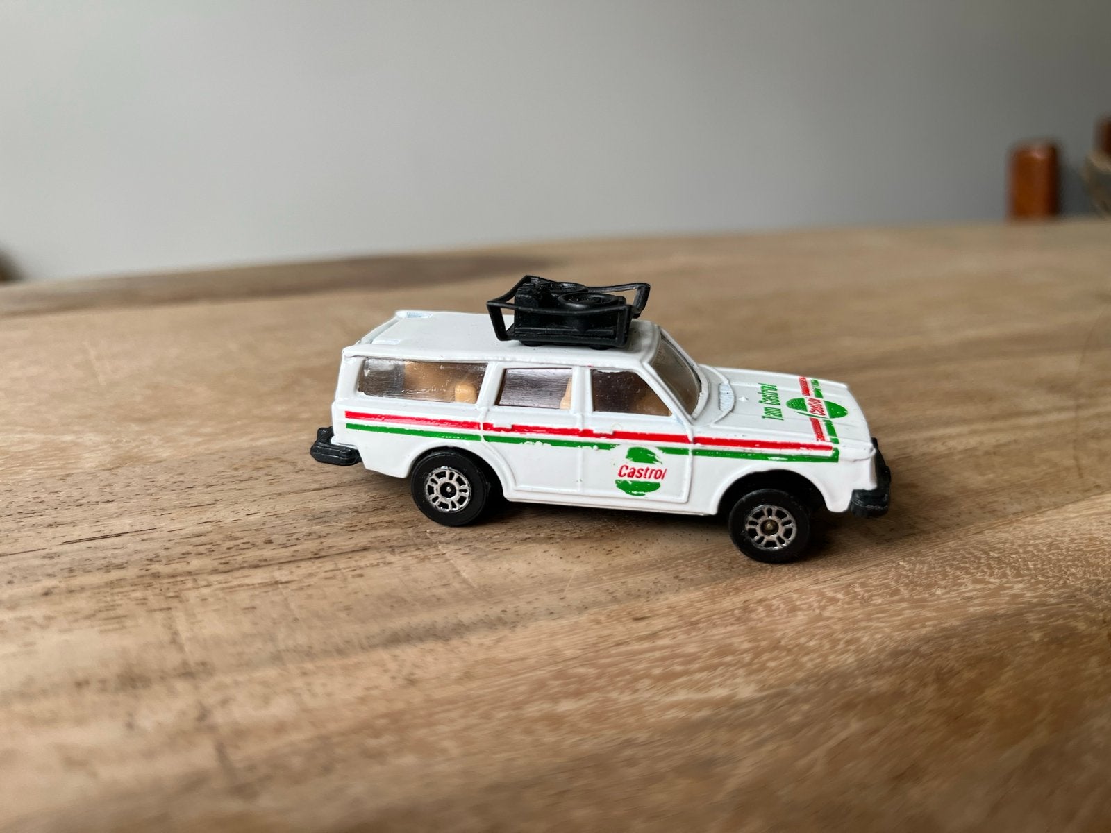 Corgi Volvo 245 DL - Castrol Team Rally Auto, Ophalen of Verzenden, Gebruikt