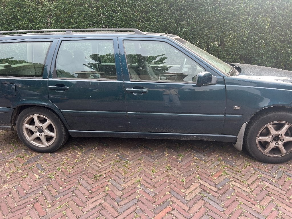 Volvo V70 2.5 1999 Groen, Auto's, Stof, Radio, 4 cilinders, Grijs