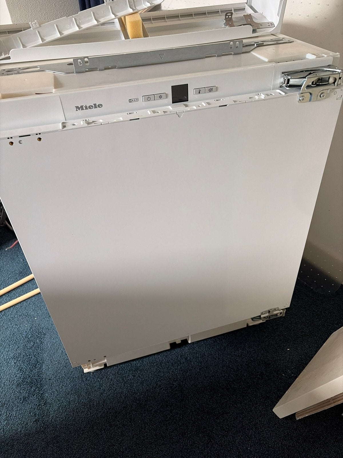 Miele Inbouw Vrieskast, Witgoed en Apparatuur, Vriezers en Diepvrieskisten, Minder dan 60 cm, Zo goed als nieuw, Inbouw, Ophalen